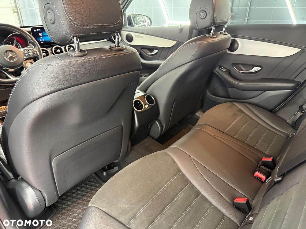 Mercedes-Benz GLC 220 d 4Matic 9G-TRONIC AMG Line - 26