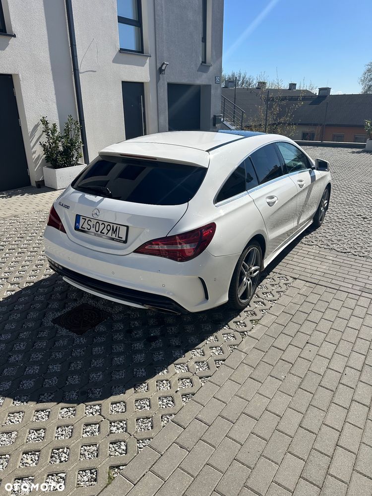 Mercedes-Benz CLA 200 7G-DCT AMG Line - 3