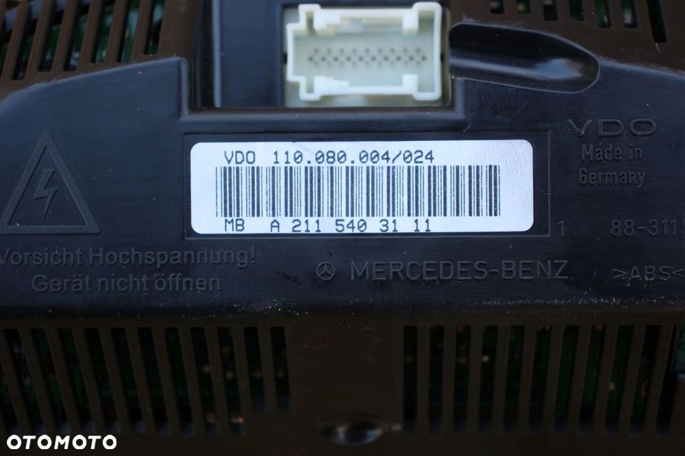 Licznik zegary Mercedes w211 e-klasa e500 5.0 v8 UK 2115403111 - 4