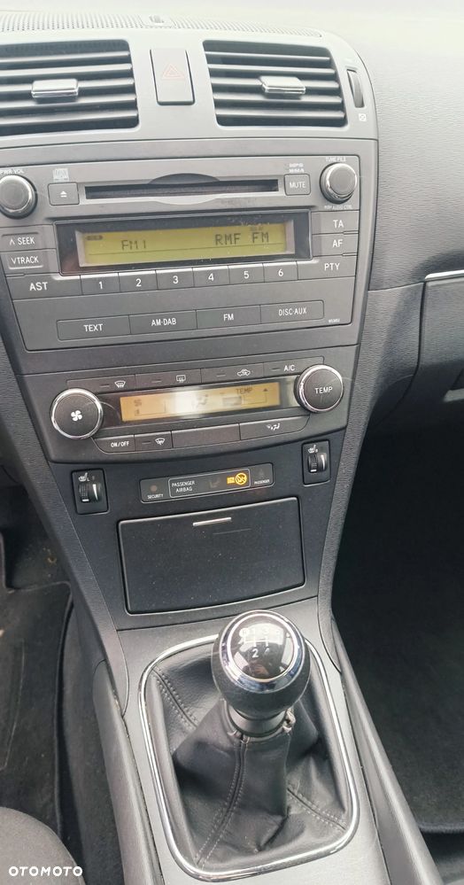 Toyota Avensis 1.6 Active - 15