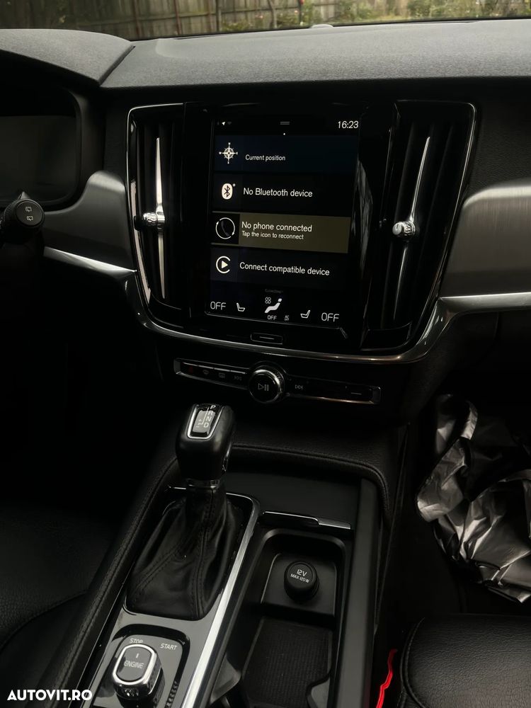 Volvo V90 D4 AWD Momentum - 8