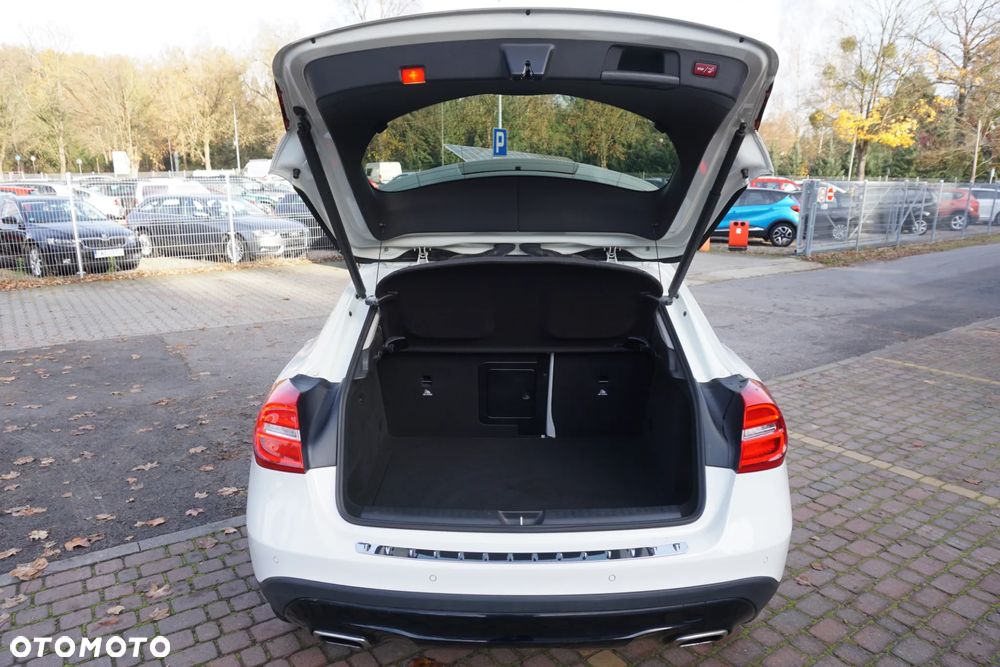 Mercedes-Benz GLA 250 4-Matic - 5