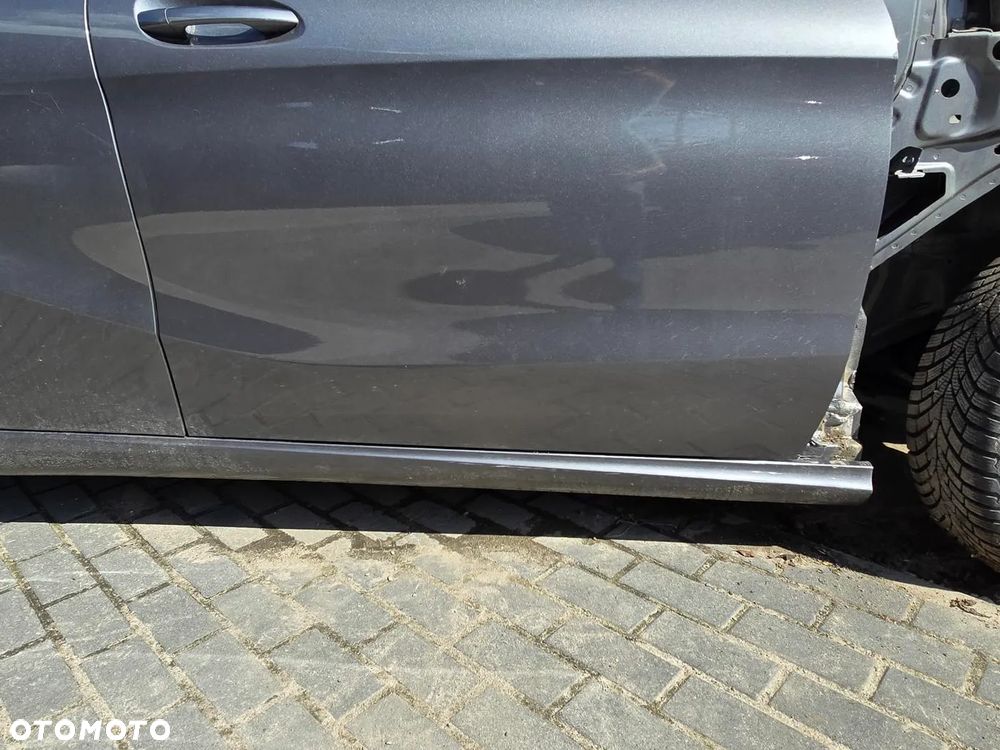 SPRZEDAM MERCEDES B-KLASA W246 PRAWE PRZEDNIE DRZWI W KOLOR 787 W ORYGINALE DO MONTAŻU - 4