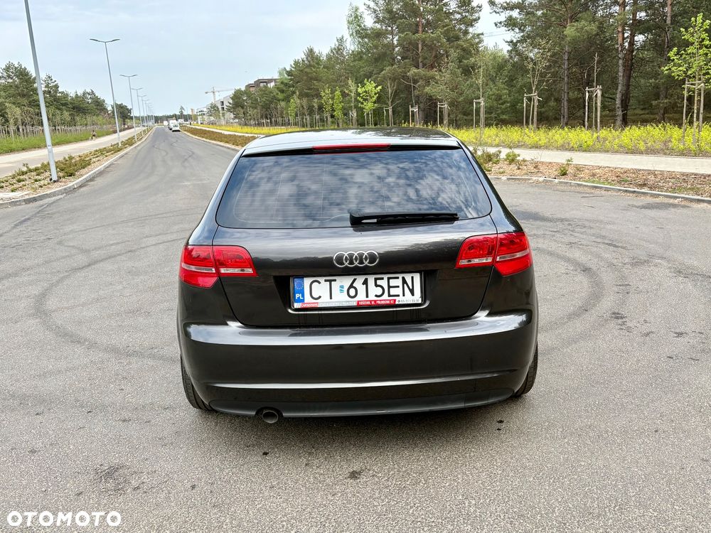 Audi A3 Sportback 1.6 TDI DPF Ambiente - 4