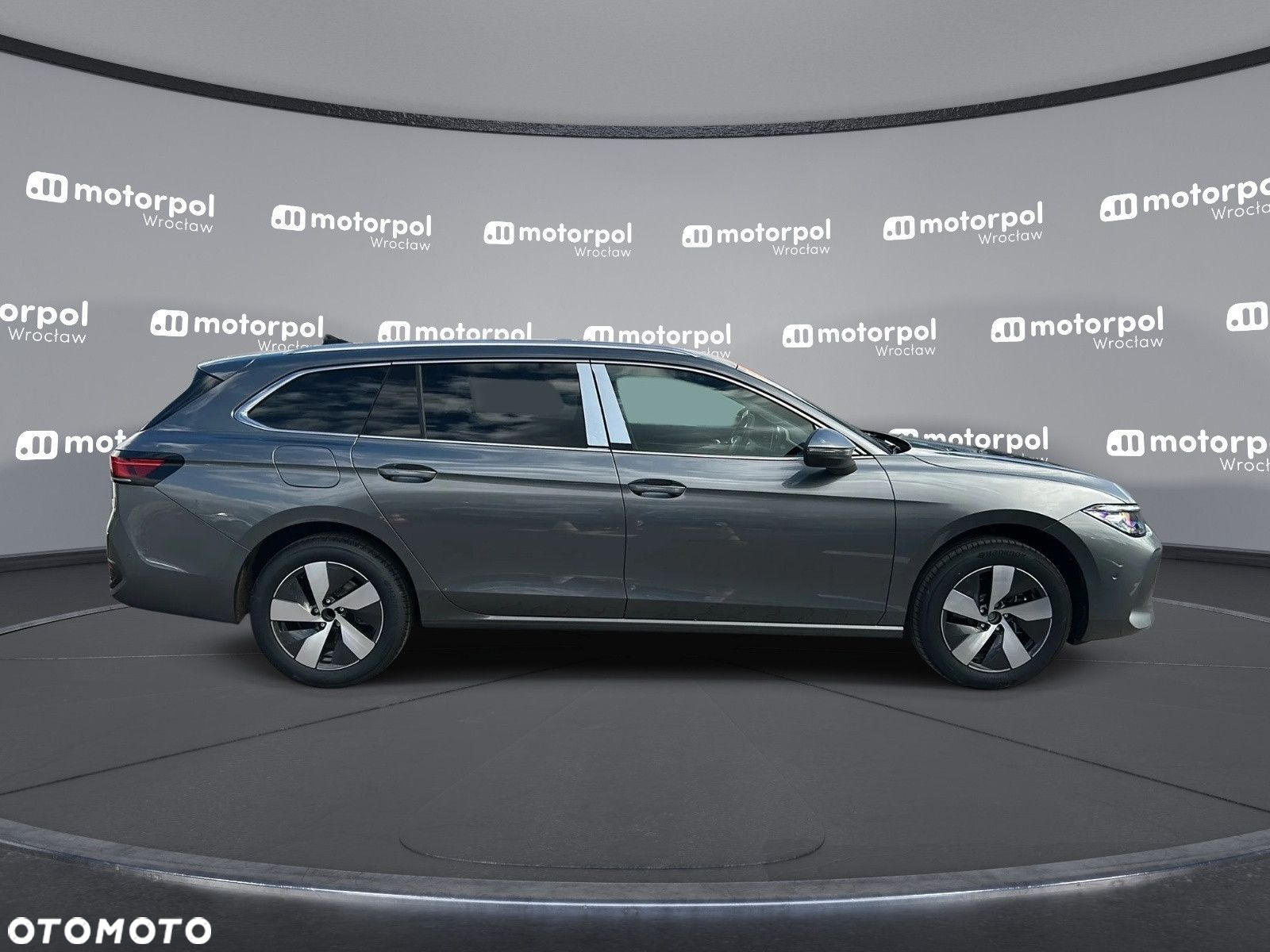 Volkswagen Passat - 11