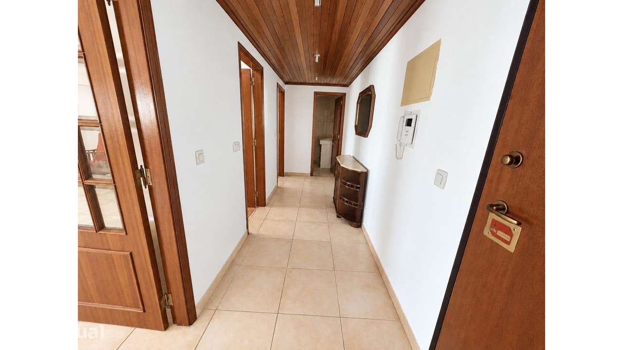 Apartamento T1 em Santa Marta do Pinhal - Grande imagem: 3/19