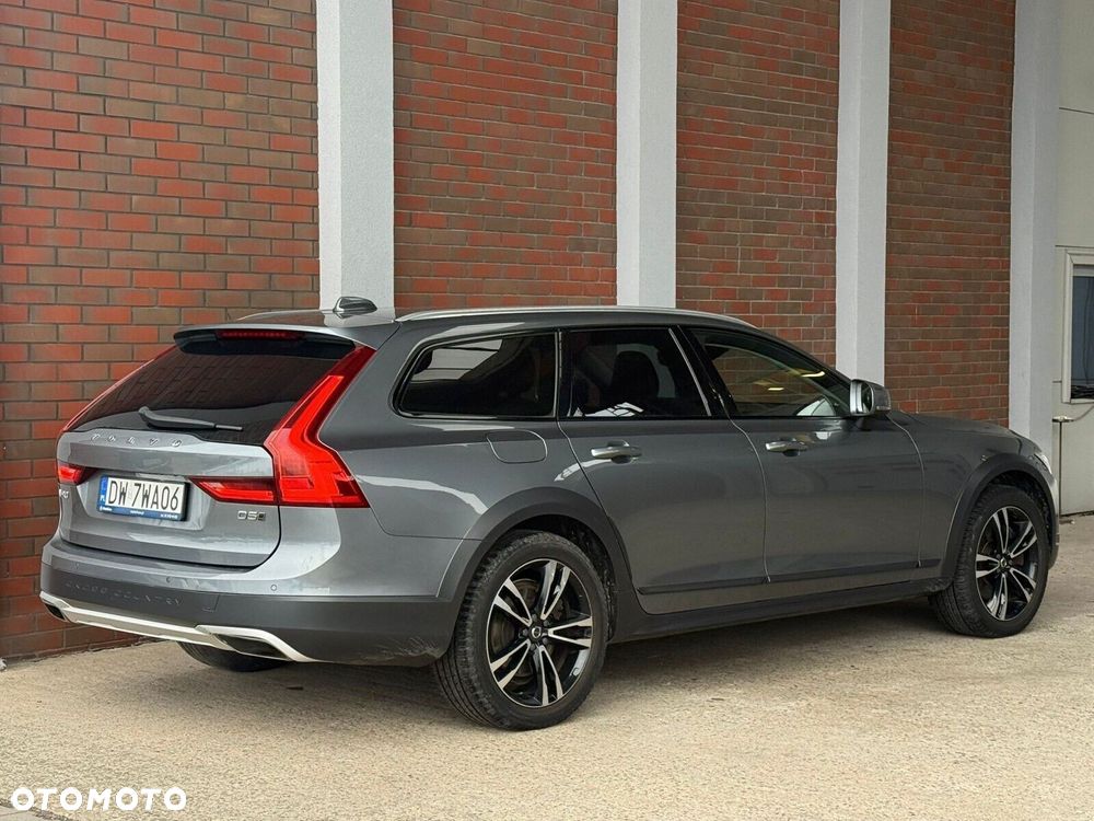 Volvo V90 Cross Country - 4
