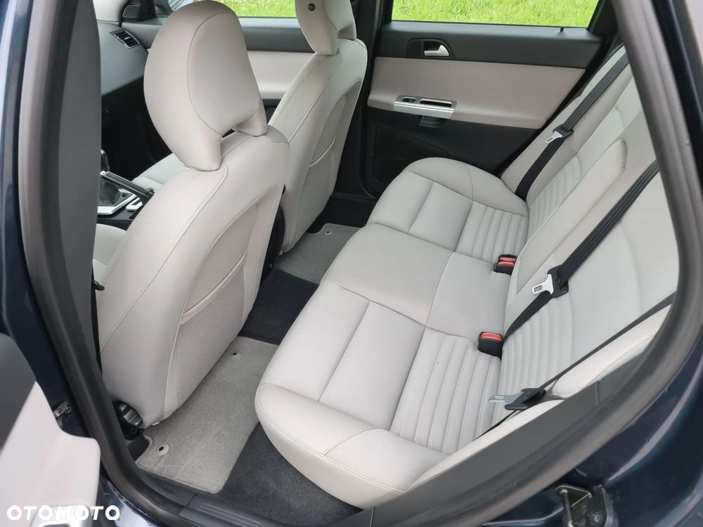 Volvo V50 - 15