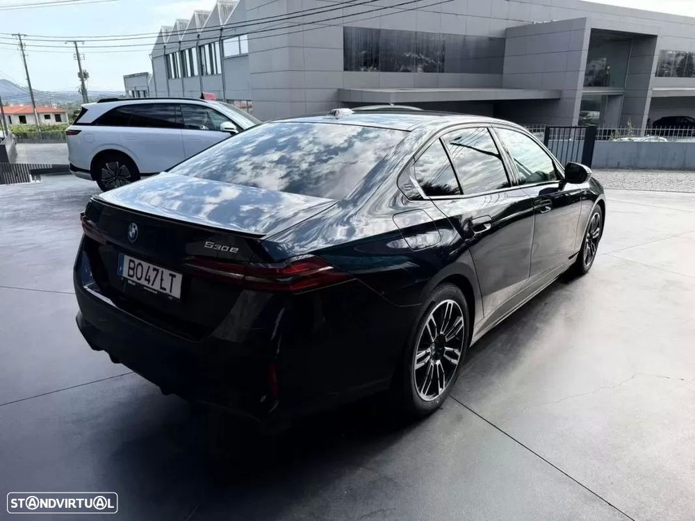 BMW 530 e Pack Desportivo M Pro - 11