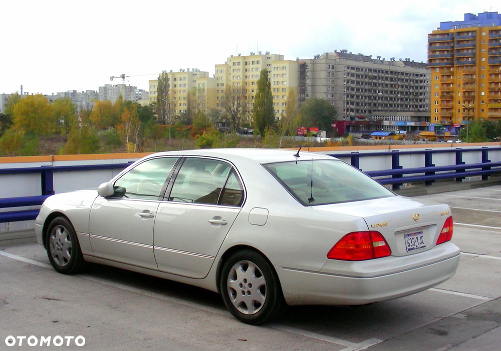 Lexus LS - 11