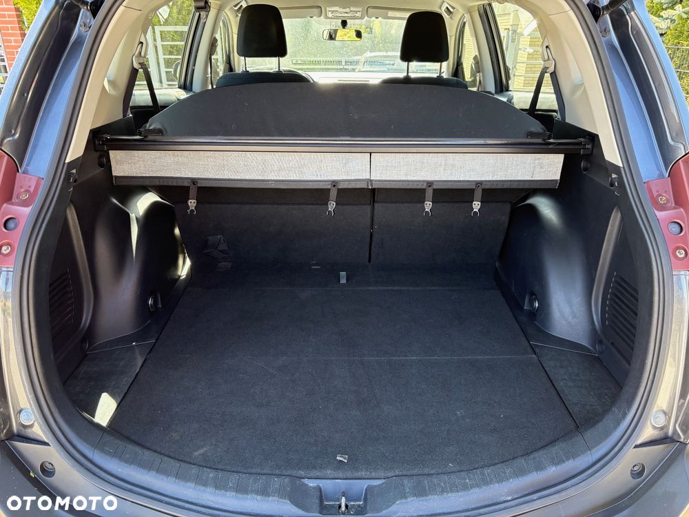 Toyota RAV4 2.0 D-4D Active - 12