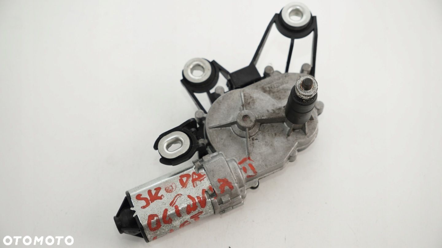 SILNICZEK WYCIERACZKI TYŁ SKODA OCTAVIA II LIFT 08-13R KOMBI - 1