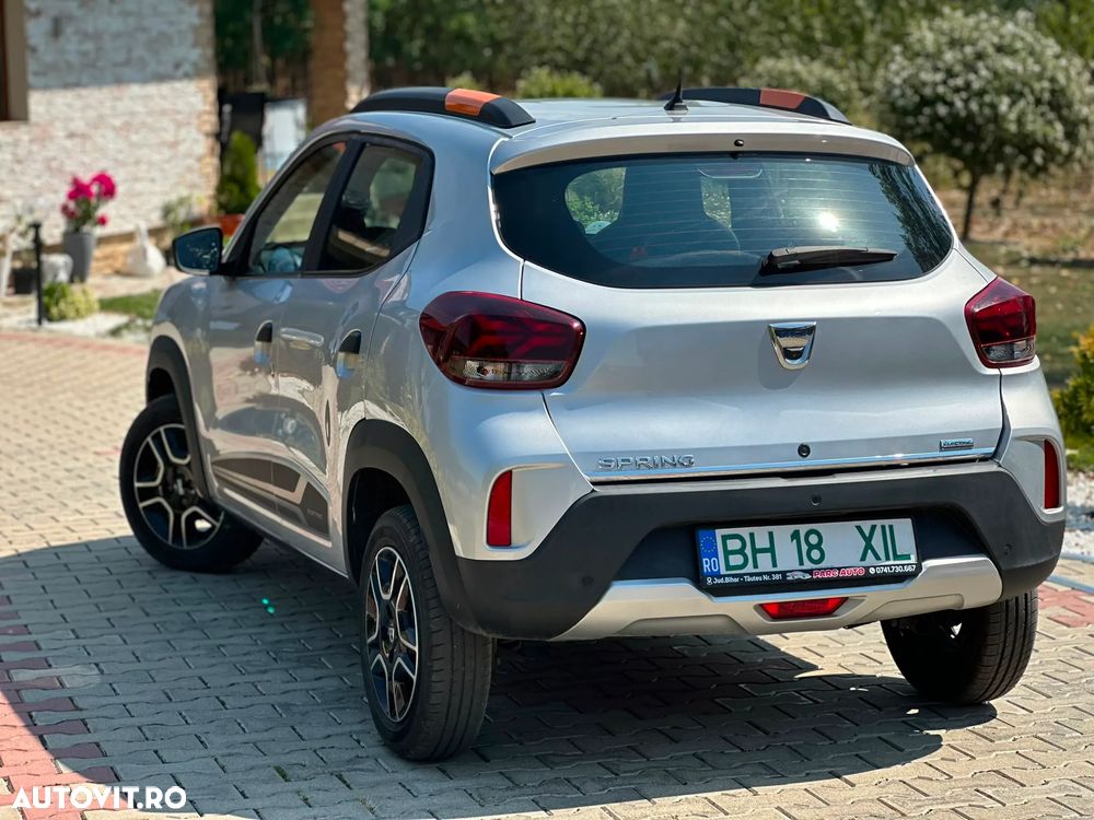 Dacia Spring Essential - 2