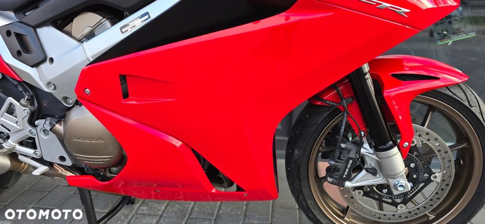 Honda VFR - 11