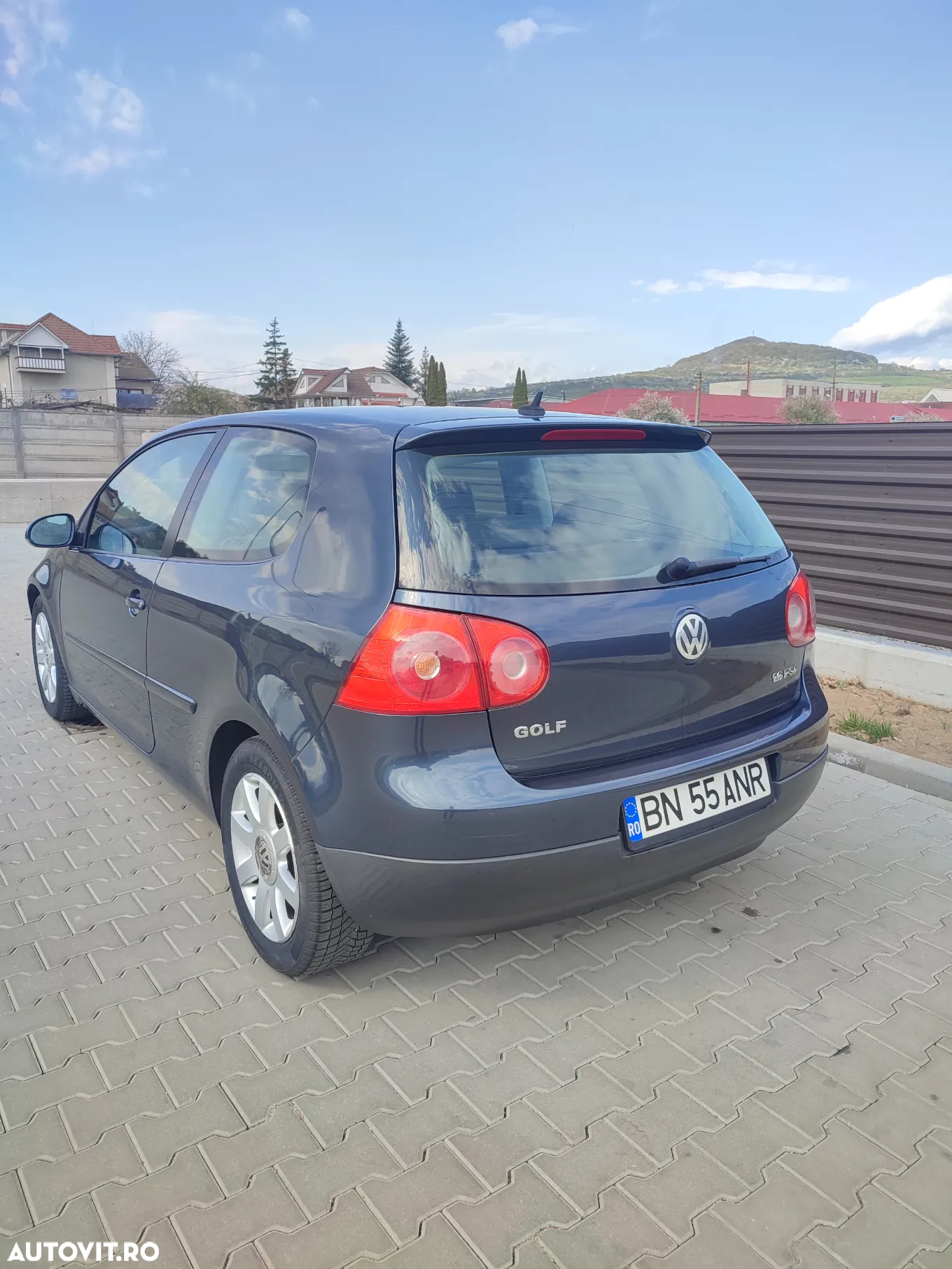 Volkswagen Golf 1.6 FSI Sportline - 3
