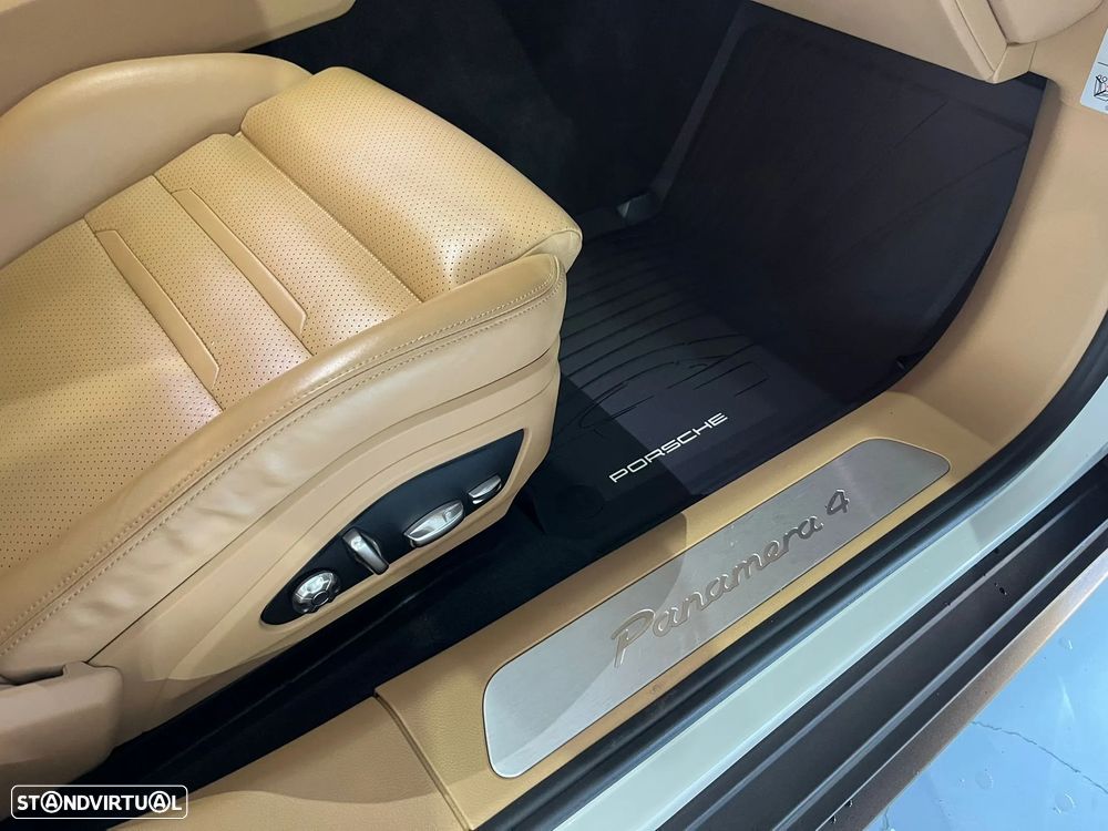 Porsche Panamera Sport Turismo 4 E-Hybrid Edition 10 Anos - 34