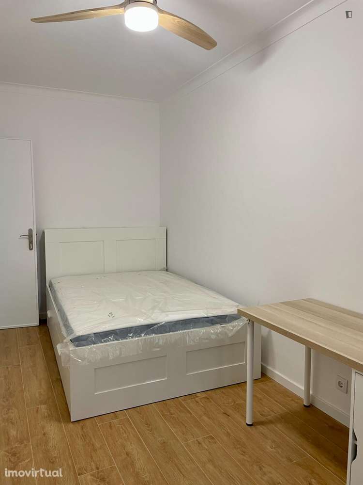 Quarto - localizado em Almada Lisbon - Grande imagem: 2/13