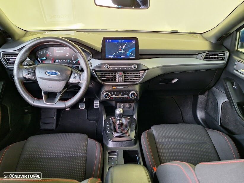 Ford Focus 1.0 EcoBoost MHEV ST-Line X - 6