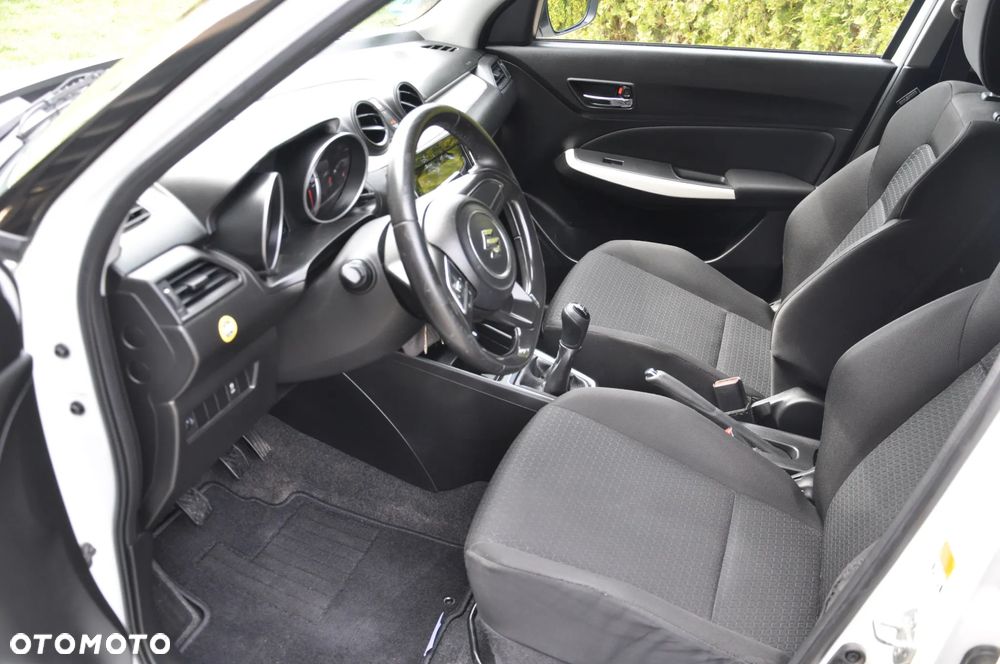 Suzuki Swift 1.2 Dualjet Allgrip Comfort - 18