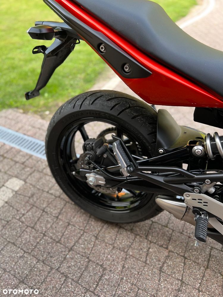 Kawasaki ER - 25