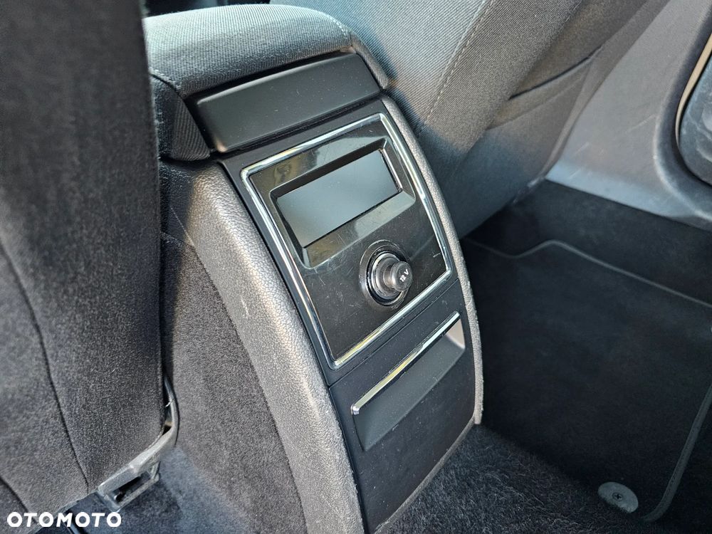 Skoda Superb 2.0 TDI Exclusive - 19