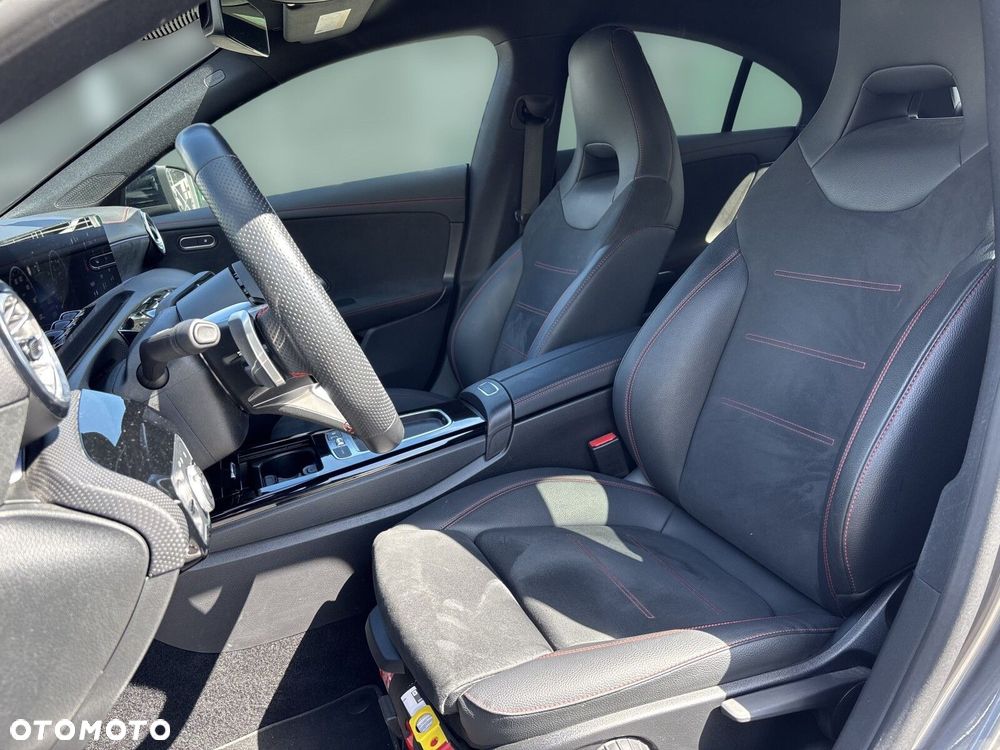 Mercedes-Benz CLA - 16