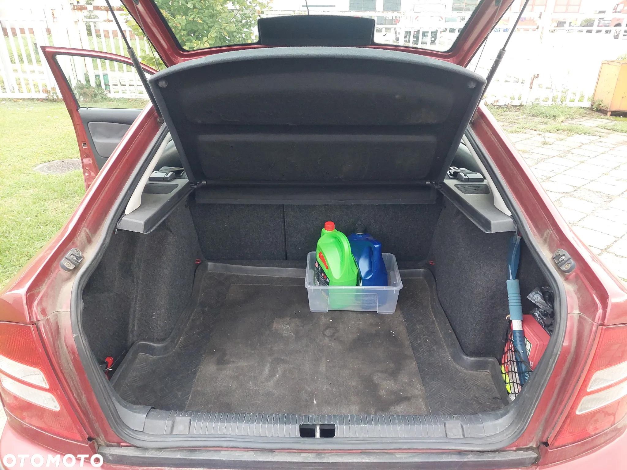 Skoda Octavia 1.6 Tour - 10