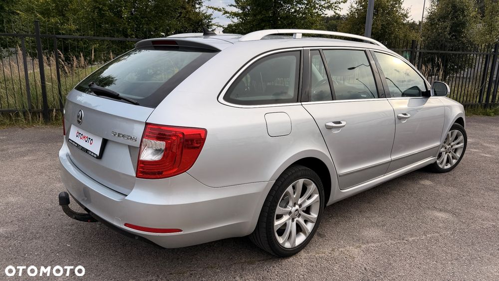 Skoda Superb 2.0 TDI DSG Ambition - 4