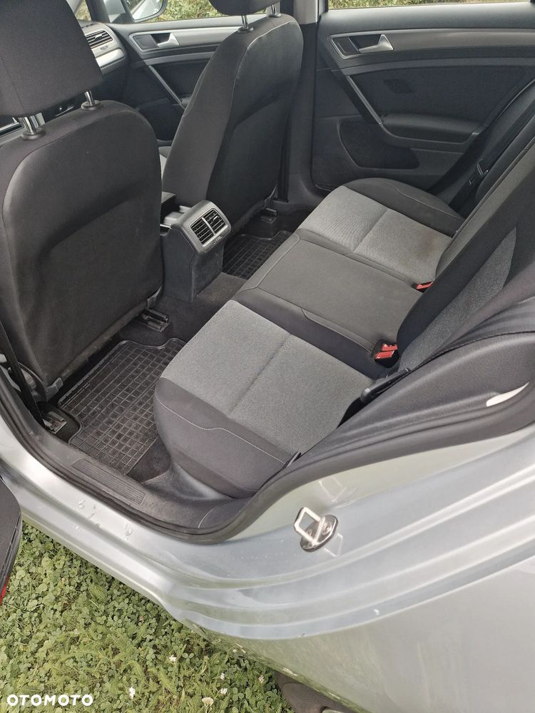 Volkswagen Golf 1.6 TDI BMT Comfortline - 18