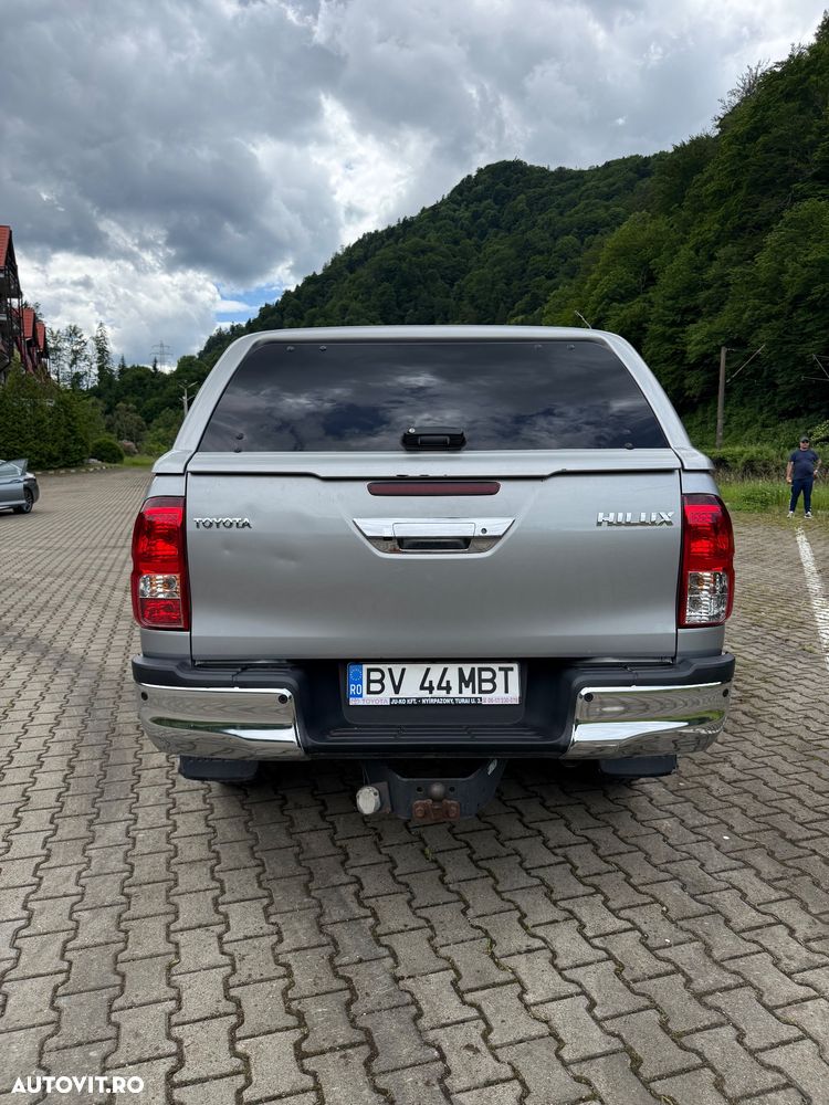 Toyota Hilux 4x4 Double Cab Executive - 6