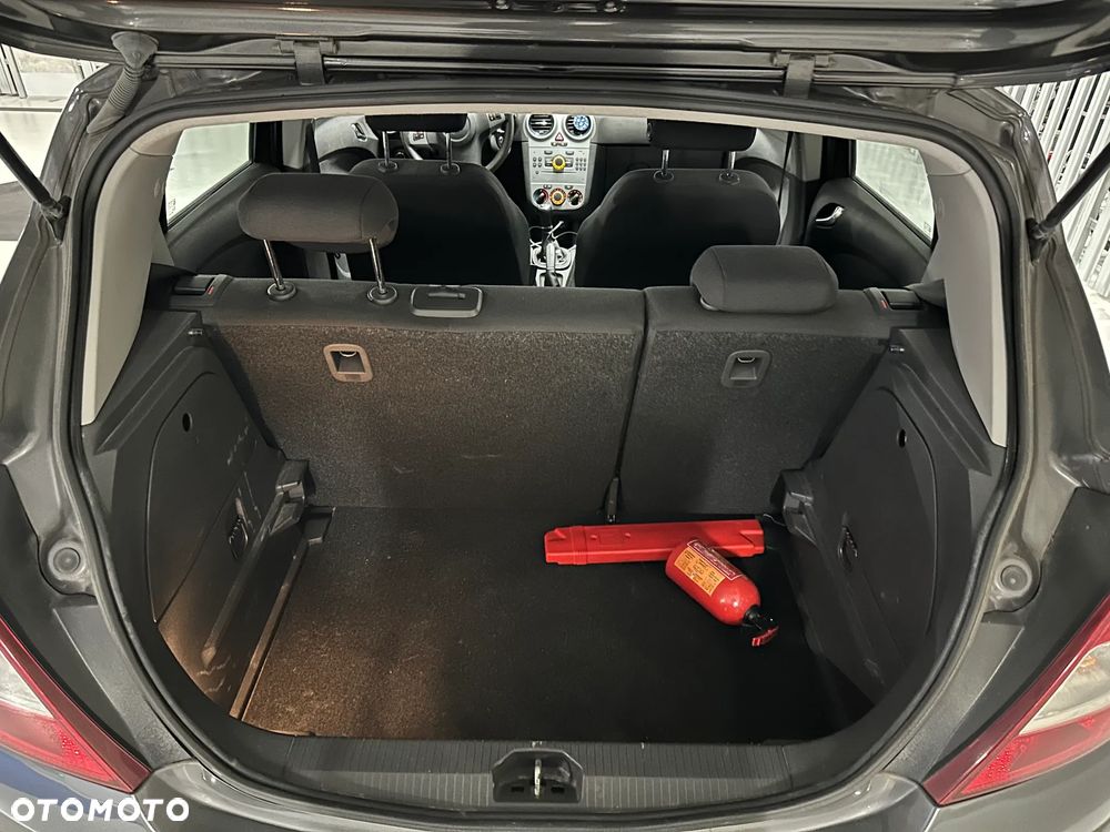 Opel Corsa 1.2 16V Cosmo - 9