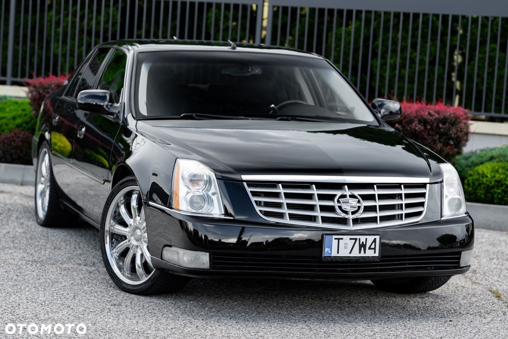 Cadillac DTS - 6