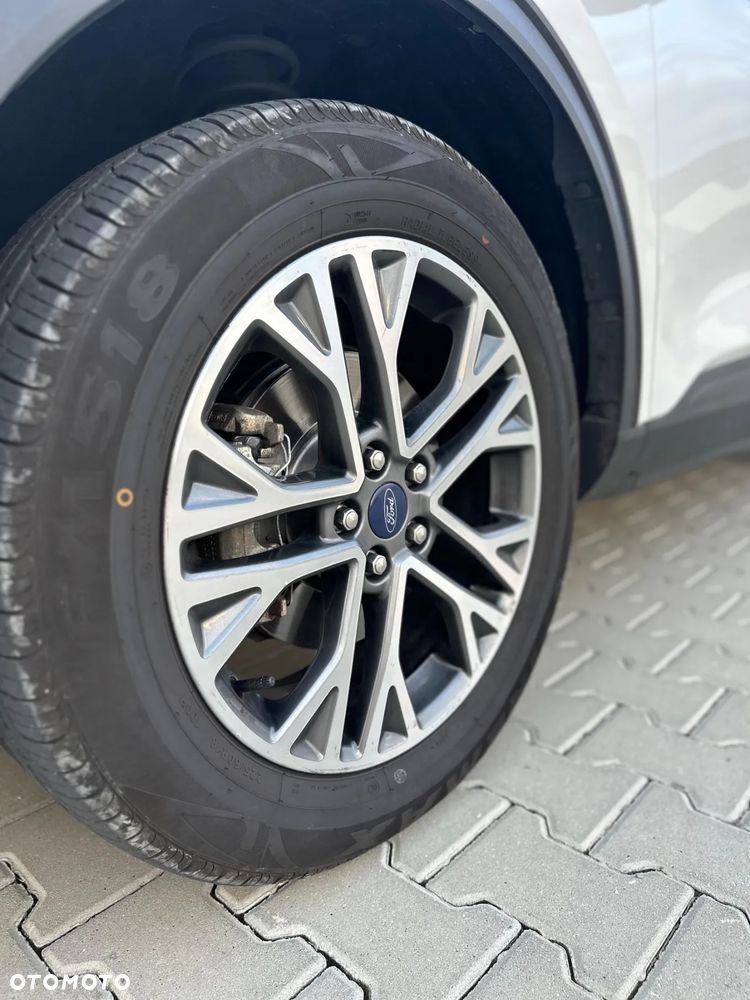 Ford Kuga - 3