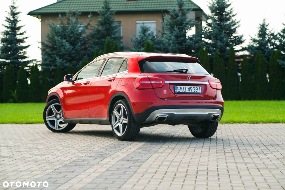 Mercedes-Benz GLA 200 7G-DCT Urban - 10