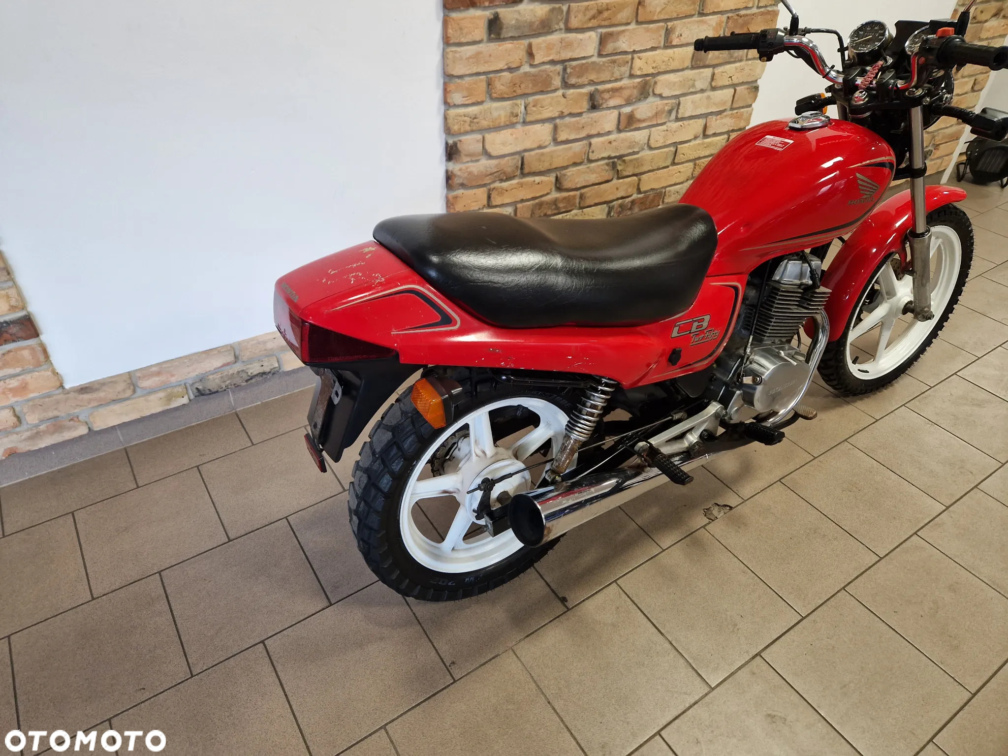 Honda CB - 23