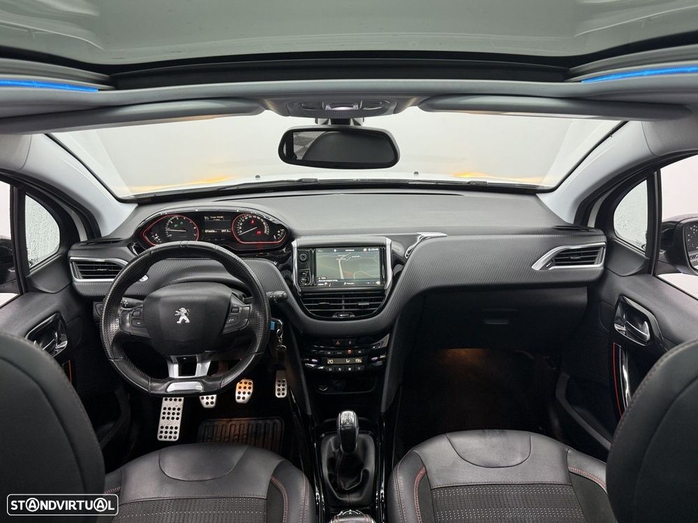 Peugeot 2008 1.2 PureTech GT Line - 28