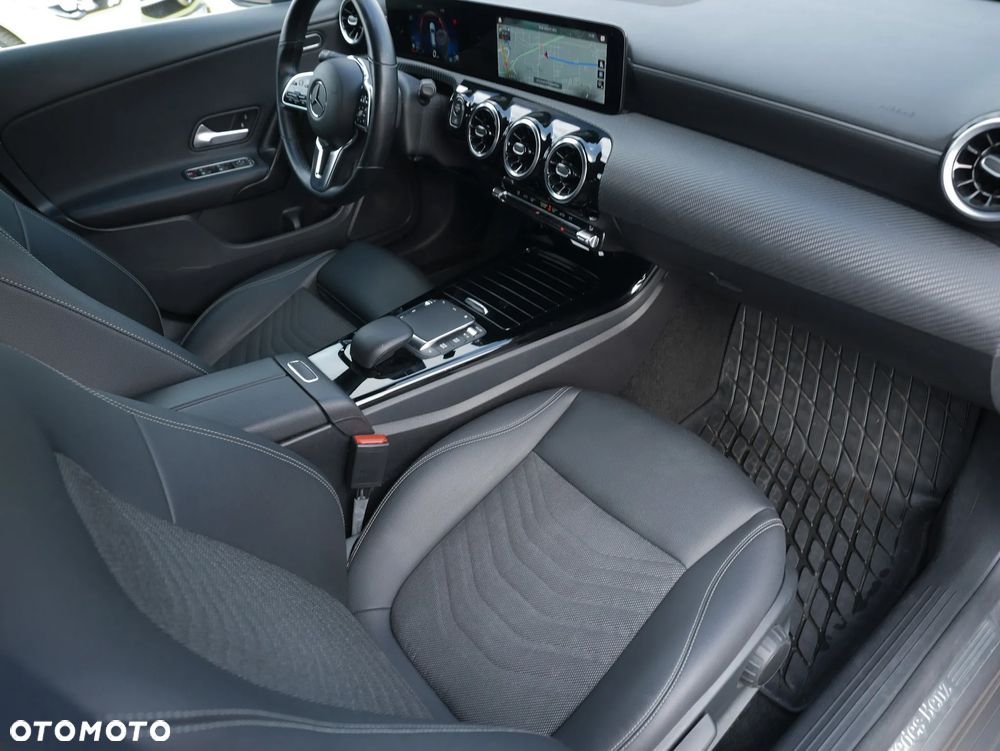 Mercedes-Benz CLA 200 7G-DCT Progressive Line Advanced - 22