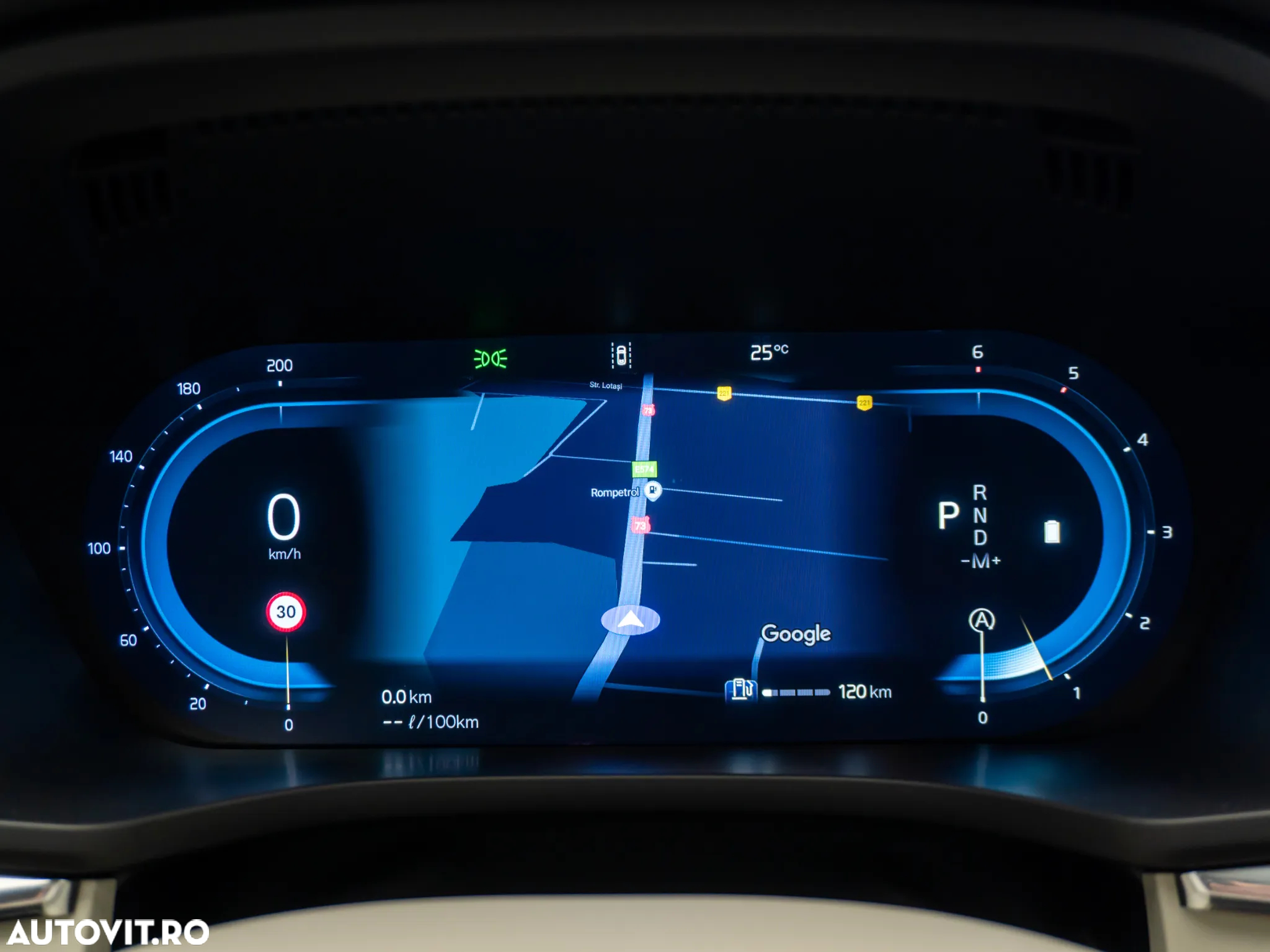 Volvo XC 60 B4 MHEV AT AWD Ultimate Dark - 36