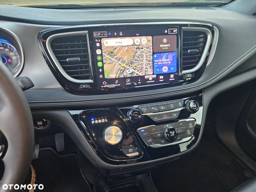 Chrysler Pacifica - 16
