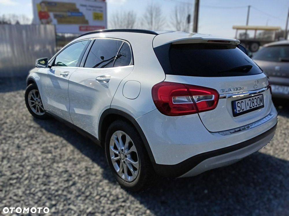 Mercedes-Benz GLA - 4