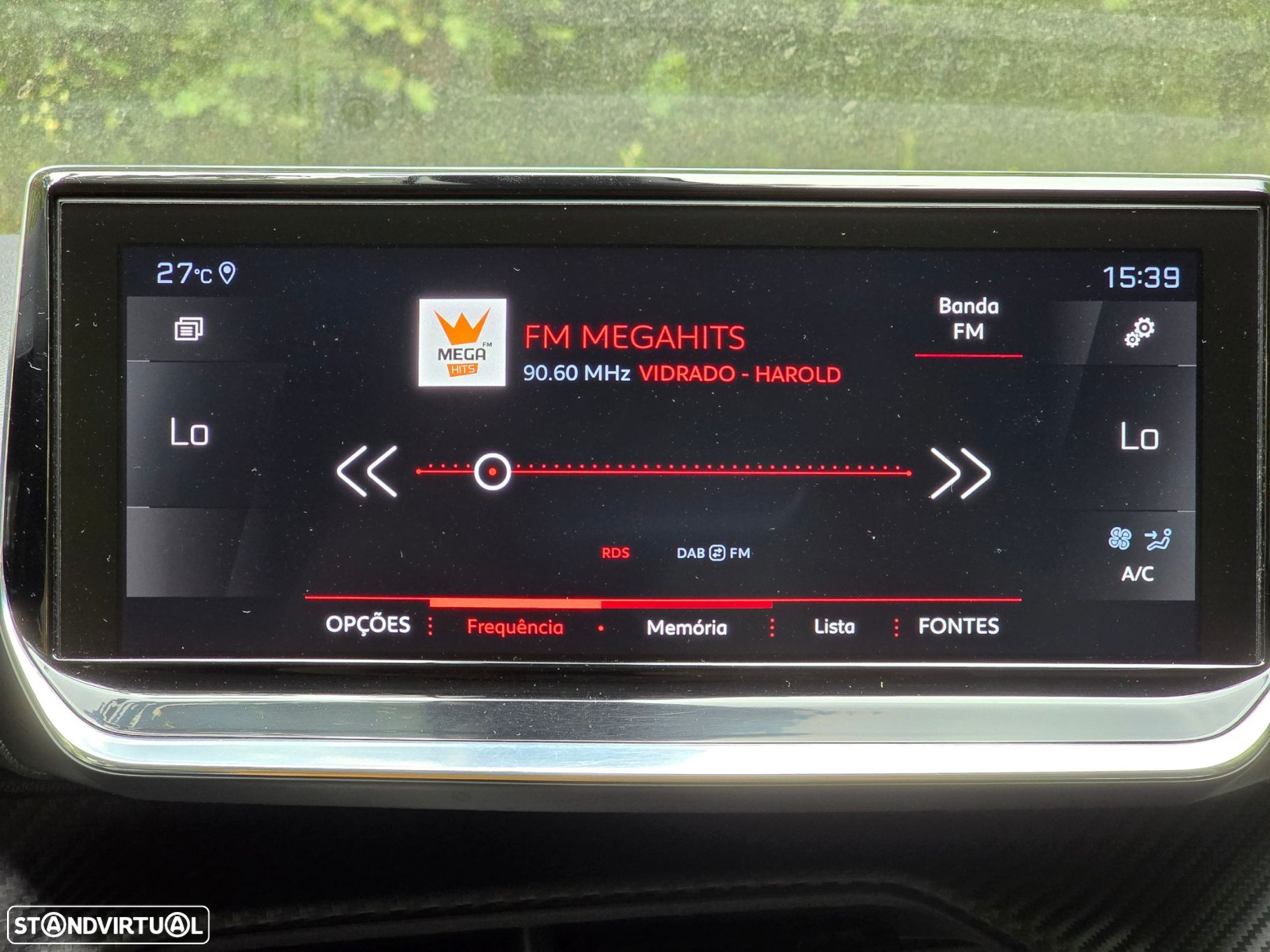 Peugeot 2008 1.2 PureTech Allure - 12