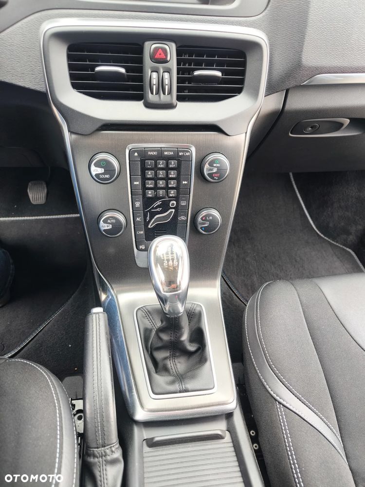 Volvo V40 T3 Momentum - 15