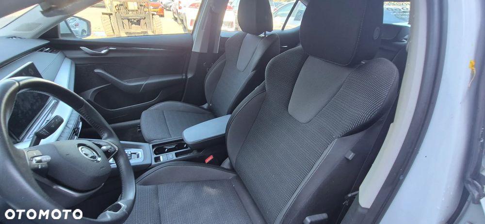 Skoda Octavia 2.0 TDI Edition 130 Essence DSG - 34
