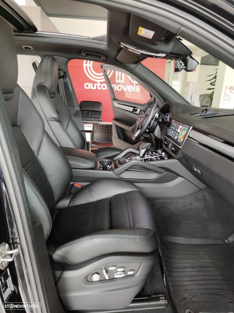 Porsche Cayenne - 16