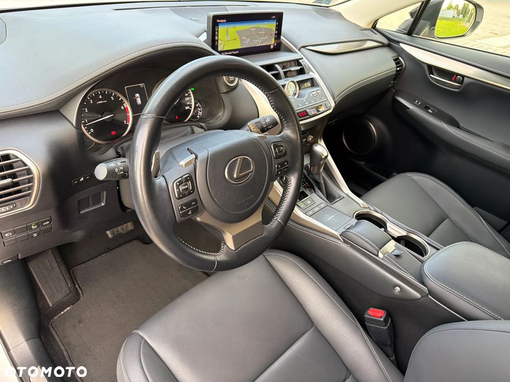 Lexus NX 300 F Impression AWD - 8