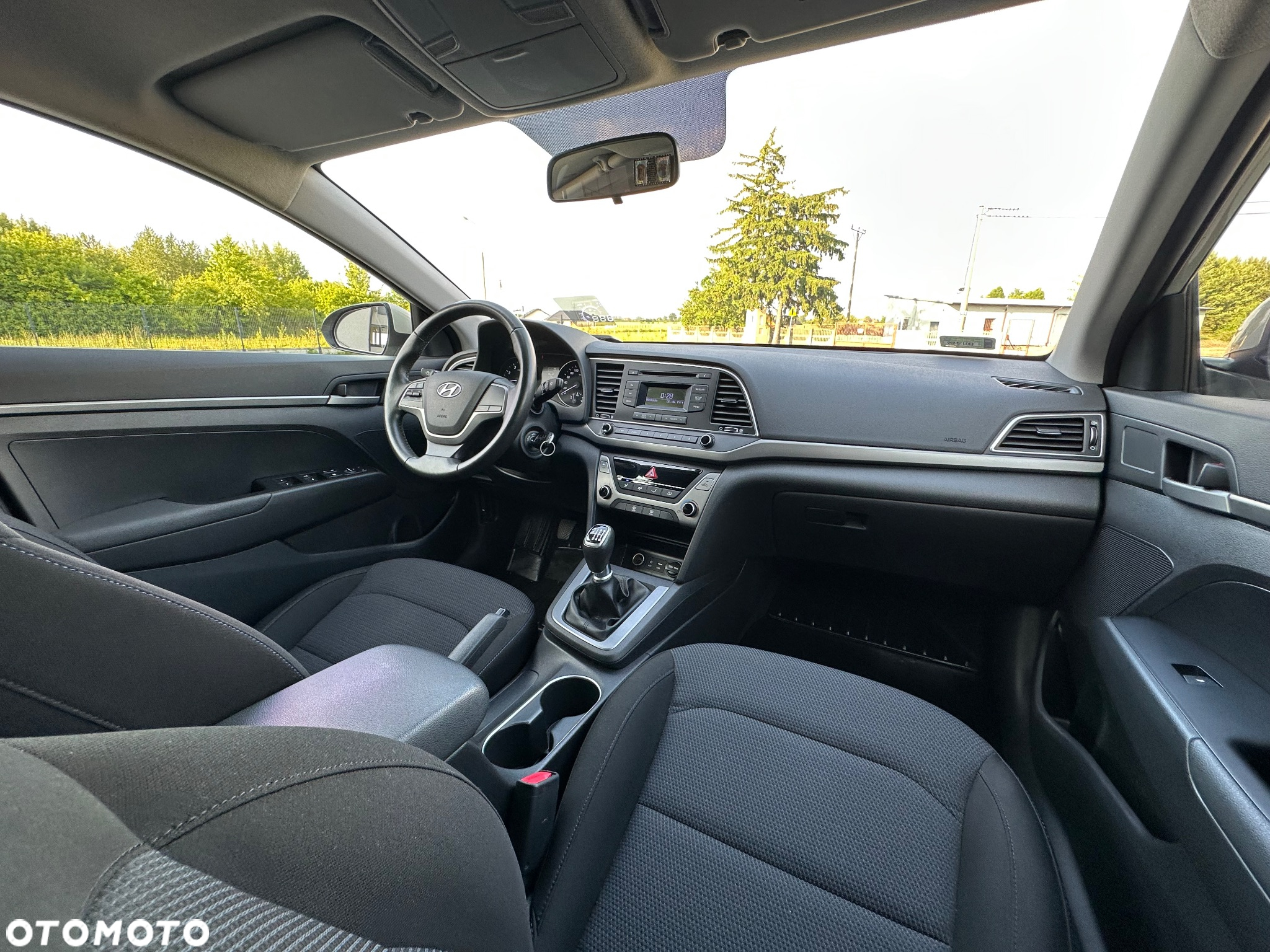 Hyundai Elantra 1.6 Comfort - 22