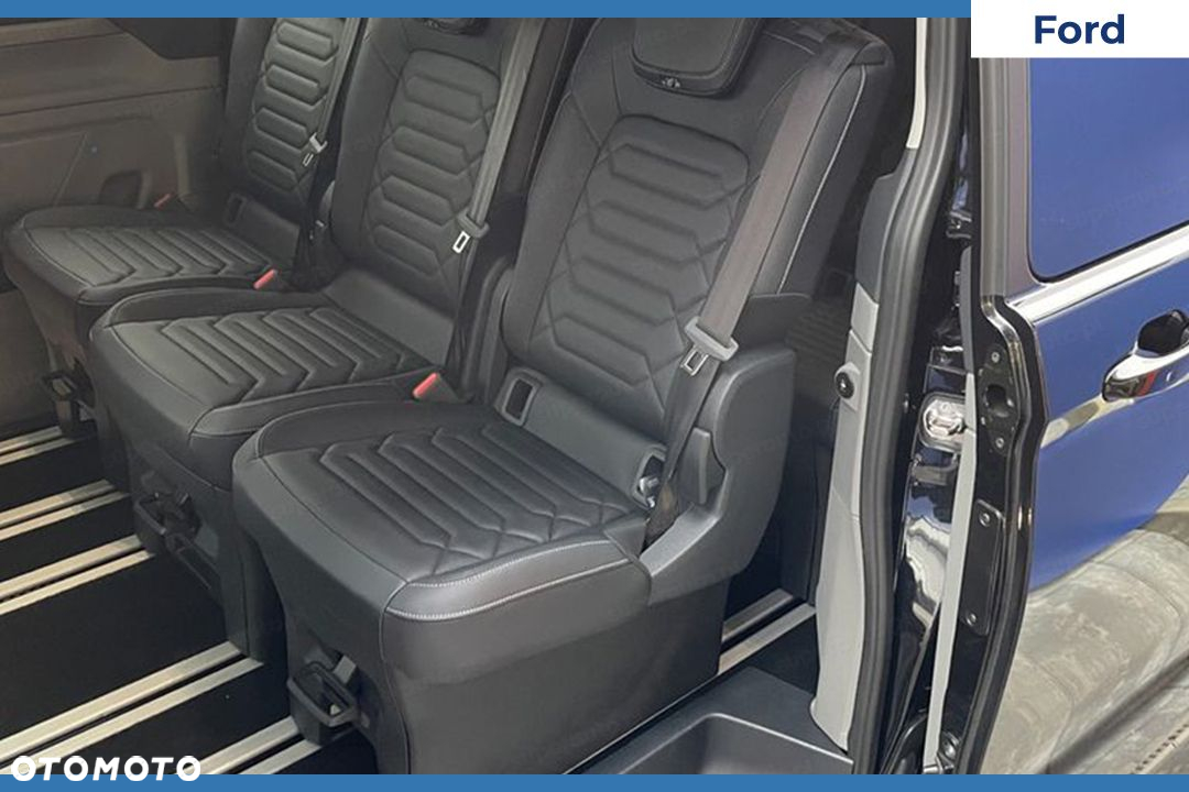 Ford Tourneo Custom - 11
