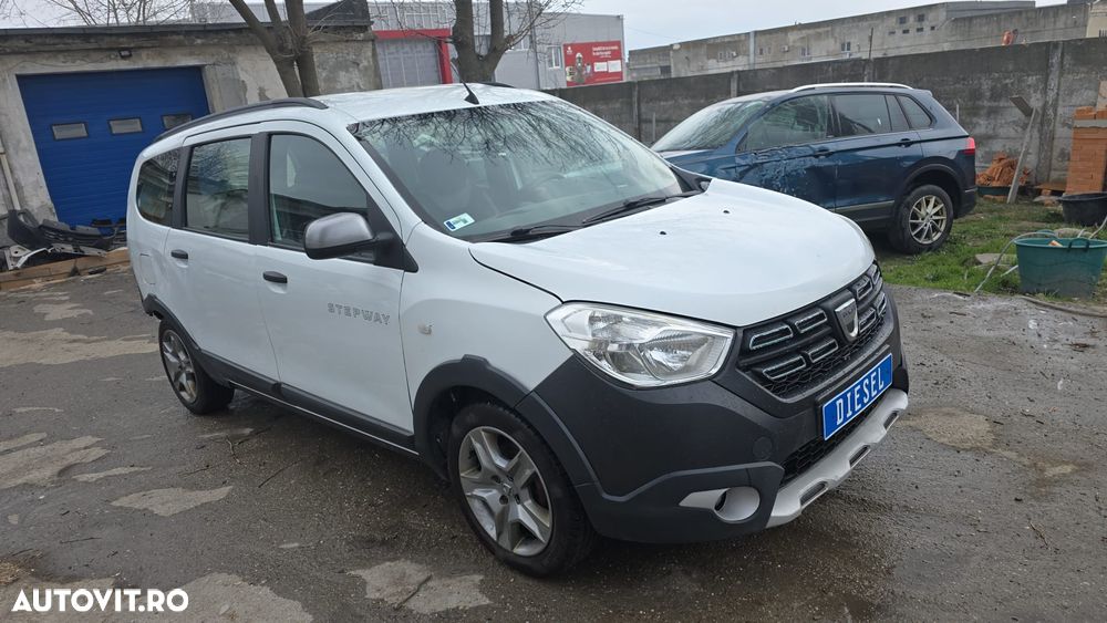 Dacia Lodgy 1.5 Blue dCi Stepway - 1