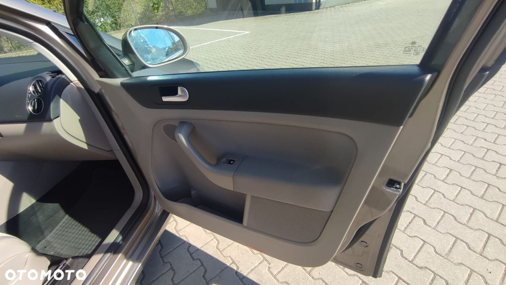 Volkswagen Golf Plus 1.4 TSI DSG Comfortline - 33