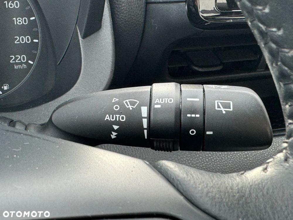 Toyota Yaris 1.5 Comfort - 24